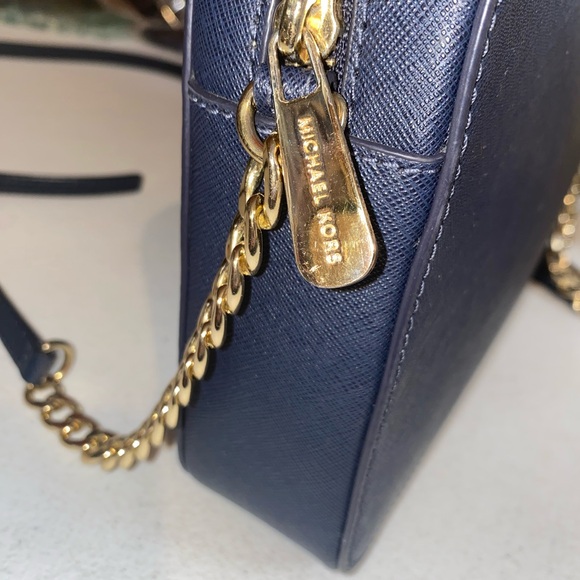 Michael Kors BUNDLE OF 3 BAGS, 2 WALLETS - Picture 14 of 16